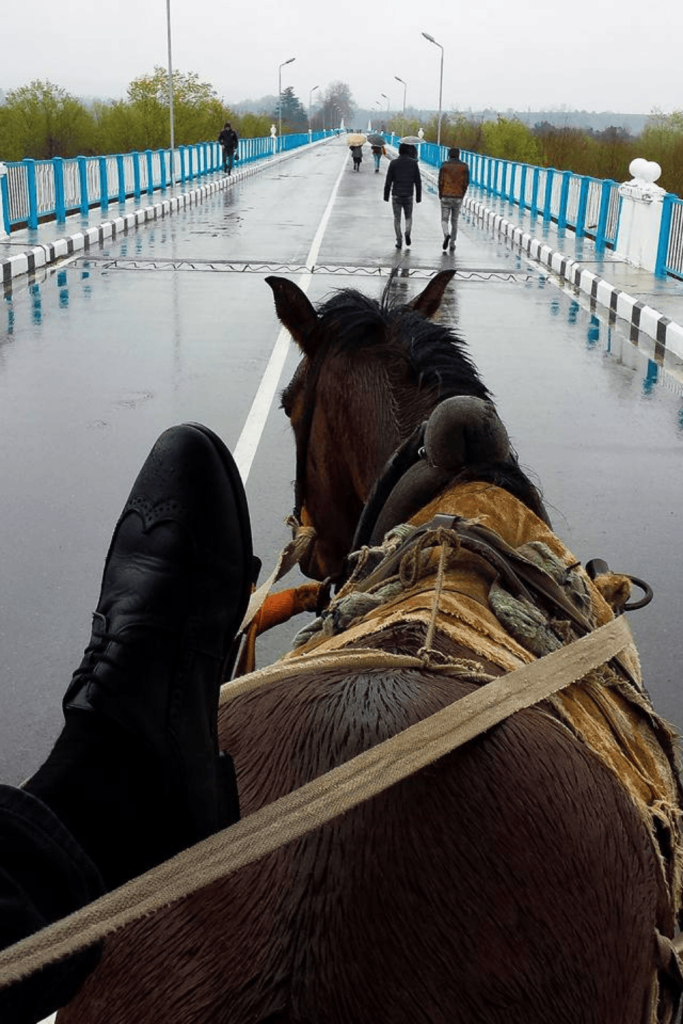 crossing ingur border georgia abkhazia horse carriage