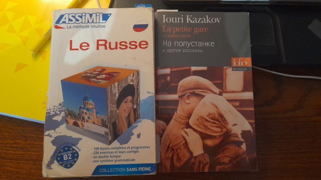 Livre Assimil russe accompagné d’une édition bilingue de récits de Iouri Kazakov pour apprendre le russe