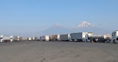 Mont Ararat visible juste après le passage de la frontière entre le Nakhitchevan et la Turquie