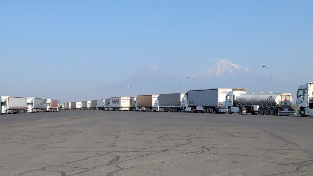 Mont Ararat visible juste après le passage de la frontière entre le Nakhitchevan et la Turquie