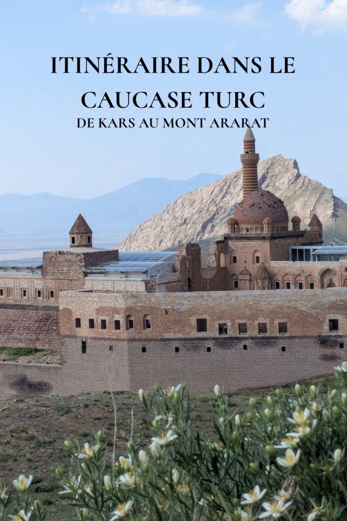 Paysage du Caucase turc dans l’est de la Turquie, avec un itinéraire reliant Kars, les ruines d’Ani et les paysages du mont Ararat près de la frontière.
