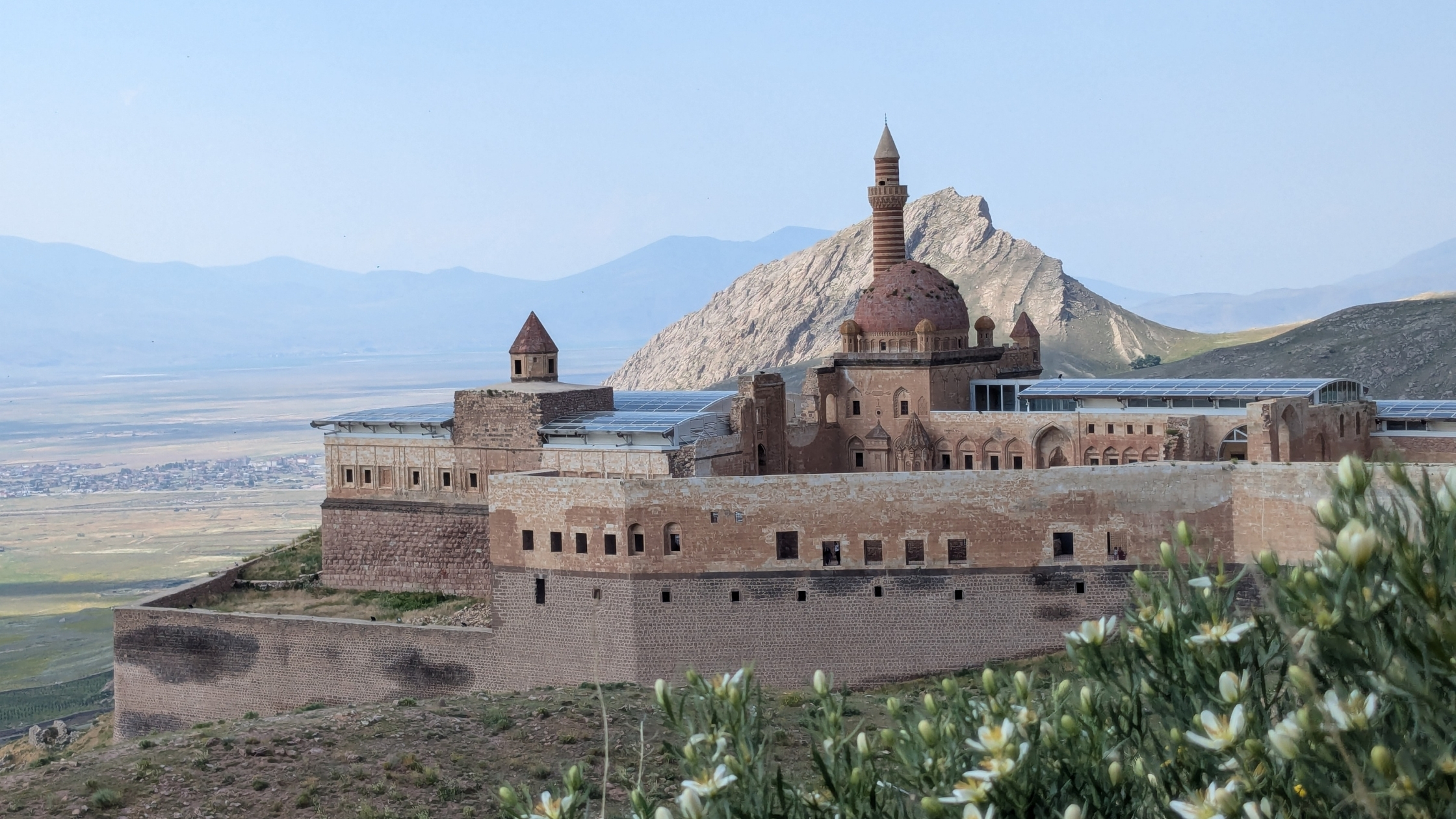 Ishak Pasha Palace overlooking the landscape near Doğubeyazıt in eastern Turkey
