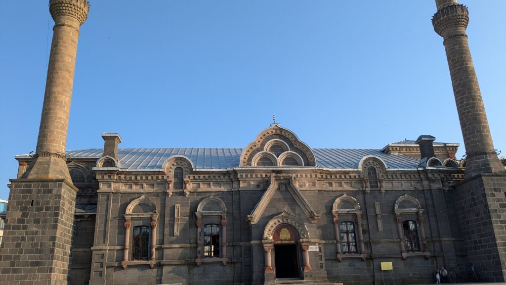 Mosquée Fethiye, ancienne église orthodoxe russe, à Kars dans l’est de la Turquie