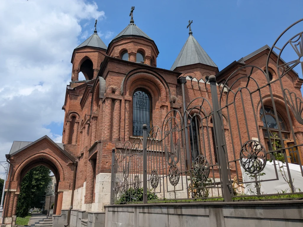 Église arménienne historique dans le centre de Vladikavkaz